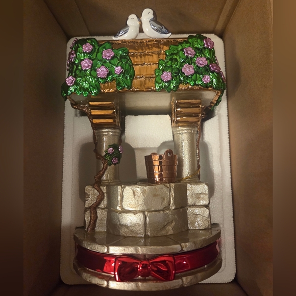Bath & Body Works DISNEY PRINCESS Snow White Well Candle Holder Pocketbac Holder - Picture 5 of 16